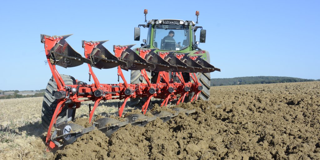GBessonSAS's tweet photo. La Voyager S60 😎
Pour une souplesse de travail et une belle largeur de travail 👍⠀
#gregoirebesson #agriculture #agromachinery #agphotos #machinery #farmingphotos #farmingphotography #farmingpictures #farmingpics https://t.co/TVtizEgthG