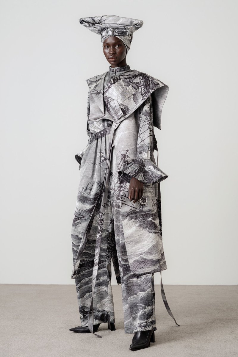 StreetFashion01's tweet photo. Thebe Magugu FW23!!🖤 https://t.co/hKrC7Jpb3V