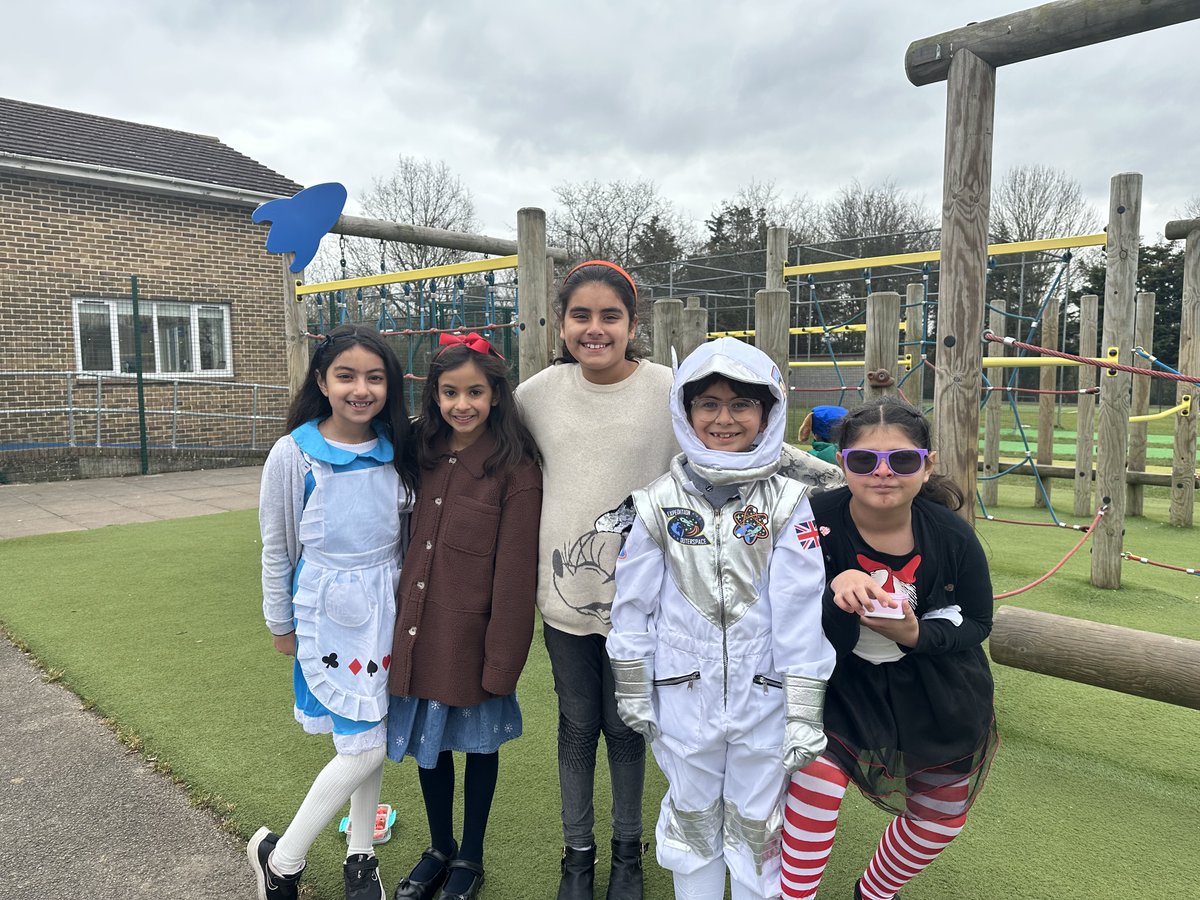 Long Close School tweet media