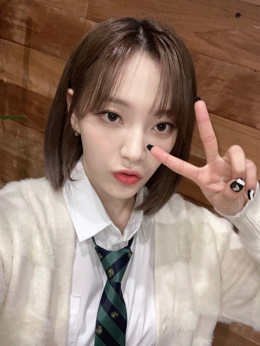 billliemsg's tweet photo. [230306 - 09:30PM] MS 🌝📸

- you're asking us to have our comeback tomorrow?

- ㅋㅋㅎㅎㅋㅋㅎㅎㅎㅋㅋㅋㅋ

- ㅋㅋㅋㅋㅋㅋㅋㅋㅋㅋㅋㅋ

- as much as my heart would like it

- my expecting heart

- isn't it beating fast?

- hih

- a selca?

- um

- (photo)

- from last christmas https://t.co/Pa9waciCoN