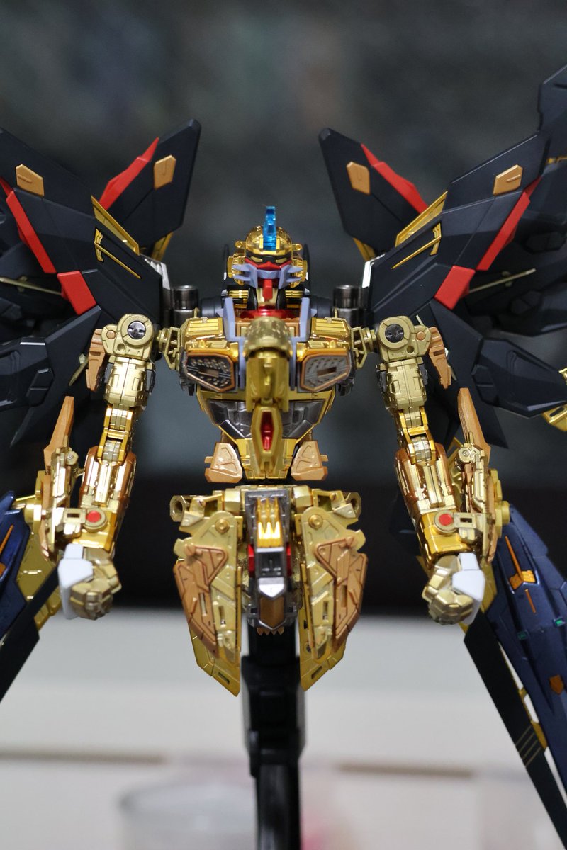 gunpla_akio's tweet photo. MGEXストフリ、ボディフレームの重厚感がエグすぎ。ドラグーンのメタリックブルーの2色は果たして上手くまとまるのか！笑
次は肩部ですぞ！

#ストライクフリーダム
#MGEX 
#ガンプラ初心者 https://t.co/wga27vO1OX