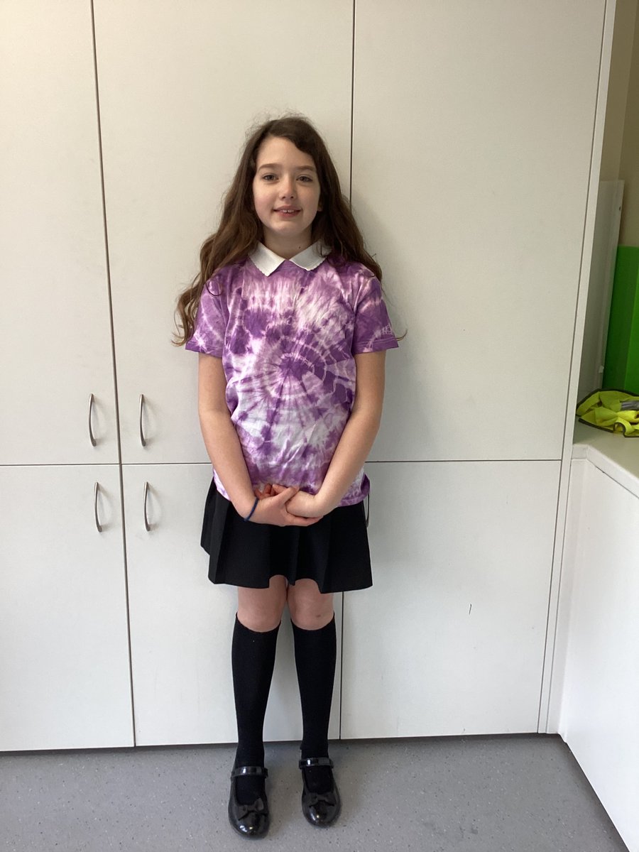 SouthwayJS's tweet image. Dickens class working hard to create tie-dye t-shirts #colourfulclothes