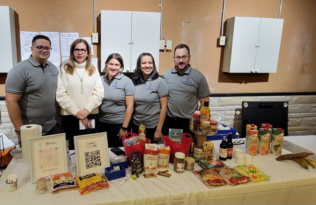 RDenToronto's tweet photo. La Honorable Consul General De la República Dominicana en Toronto, Canadá Karina Rodríguez de Pérez, mientras comparte impresiones con Dominicanos y Dominicanas residentes en Toronto y zonas aledañas, https://t.co/nBMMdRok3B
