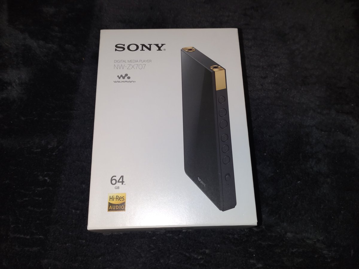 wildcard7826's tweet photo. 衝動買いしたHD660Sを鳴らすためにDACを考えていたはずなのに、なぜかZX707を衝動買いしてしまった。オーディオは沼とはよく言ったもので、どこかで満足(妥協？)しないとえらいことになる…
しかーし！そういうことは考えずに楽しむんや！
散財記念ツイート

#NWZX707 
#hd660s
＃SONY
＃ゼンハイザー https://t.co/XW9NZzDMP2