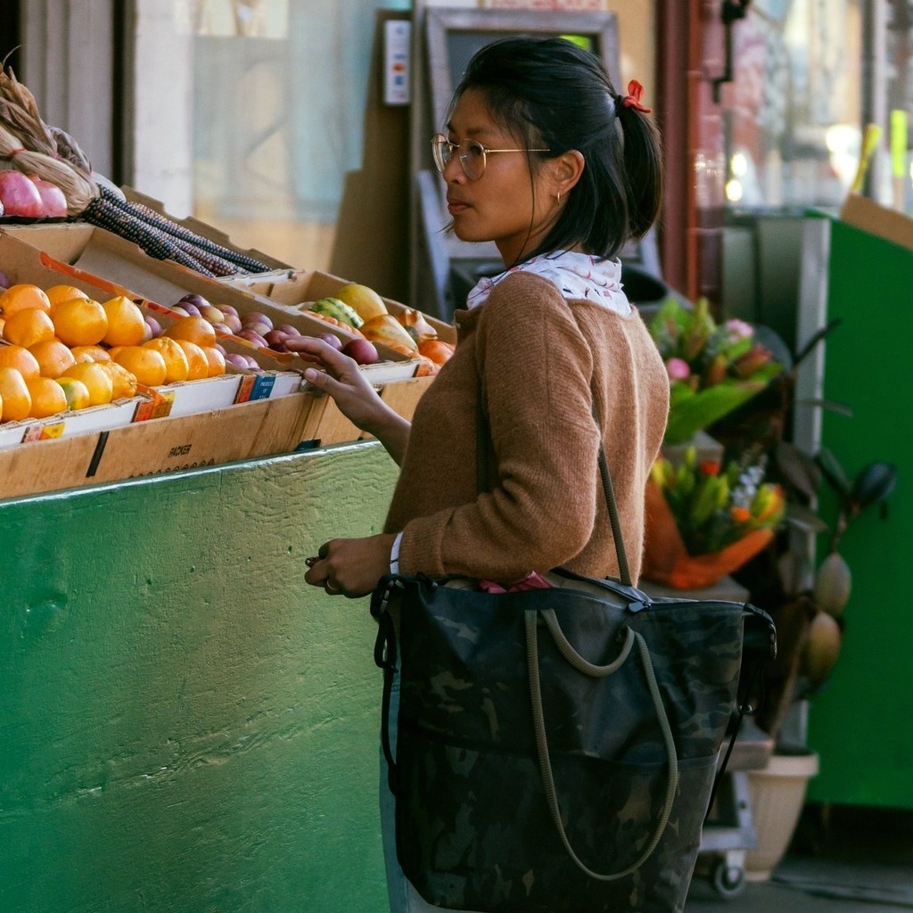 OuterShellAdven's tweet image. Our totes are back in stock and hungry for some citrus goodies and loaves of bread ᵔᴥᵔ

.
.
.

#outershell #simworks #bikebag #bikepackinglife #gravelgrinding #bikecamping #handlebarbag #explorebybike #adventurebybike #bikeshots #gravelbike #middleofnowhere #graveltravel #…