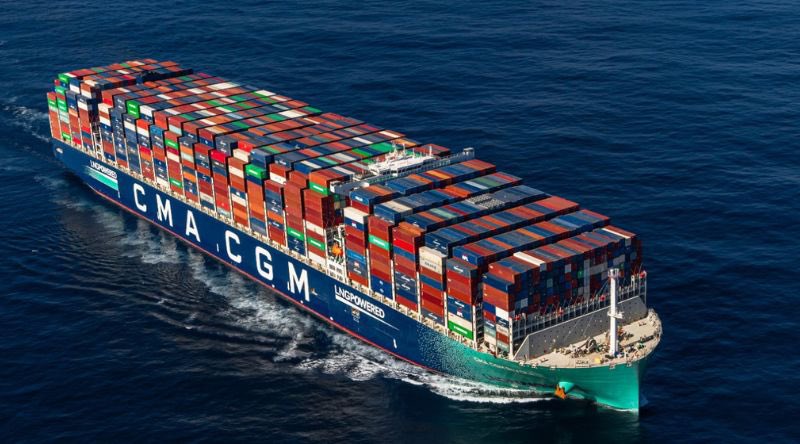 aktionnaire's tweet photo. CMA CGM, l’entreprise marseillaise de transport de fret par voie maritime, a réalisé une année 2022 record. Le chiffre d’affaires culmine à près de 75 milliards d’euros, mais c’est le bénéfice qui impressionne le plus. 23,5 milliards d’euros. C’est tout simplement... https://t.co/QlzOpwB5LX
