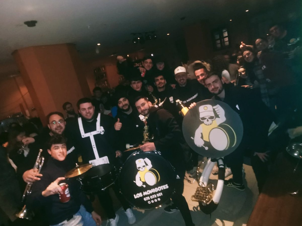 ԋυҽɾƚα ԃҽʅ ɾҽყ baila con:
"ʟᴏs ᴍᴏɴɪɢᴏᴛᴇs" 💀

El pasado sábado 👈🏼 estuvimos acompañando a los quintos del 04

Menudo ambientazo 🔥🤘🏽 tenían estos chicos/as 

¡𝑽𝒊𝒗𝒂𝒏 𝒍𝒐𝒔 𝒒𝒖𝒊𝒏𝒕𝒐𝒔, 𝒗𝒊𝒗𝒂 𝑯𝒖𝒆𝒓𝒕𝒂 𝒅𝒆𝒍 𝒓𝒆𝒚!

#losmonigotes #estoyconlosmonigotes #📢🎶