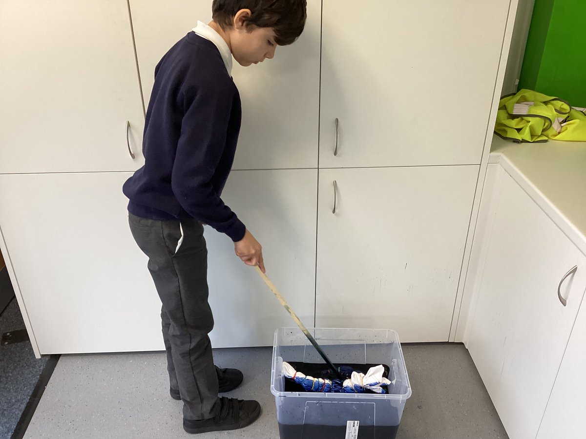 SouthwayJS's tweet image. Dickens class working hard to create tie-dye t-shirts #colourfulclothes