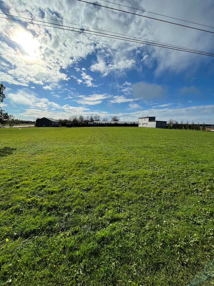 Prov_Realty's tweet image. ✨WATER VIEW LOT✨
📍Hertiage River Road, Mermaid
💲129,000 HST exempt
💻provincialrealty.ca/listings-list-…

📲For more information on this lot, contact Kellie Houston at 902-316-1826!

#lotforsale
#waterview
#peirealestate