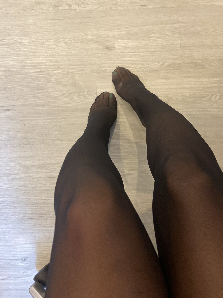 Day 6 of posting #feetpics 

Nothing like some #feet in #stockings to get you motivated today! 😉

#stockingslut #feetfinder #MondayMotivaton #feetseller #feetfetish