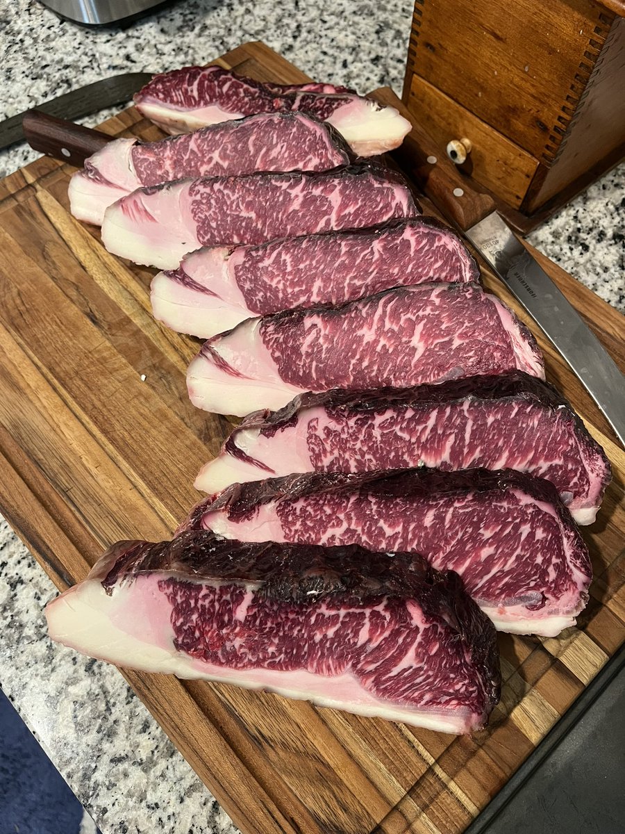 TallowKing's tweet image. 21 day dry aged strip loin…doesn’t get much better! #Carnivore #localbeef