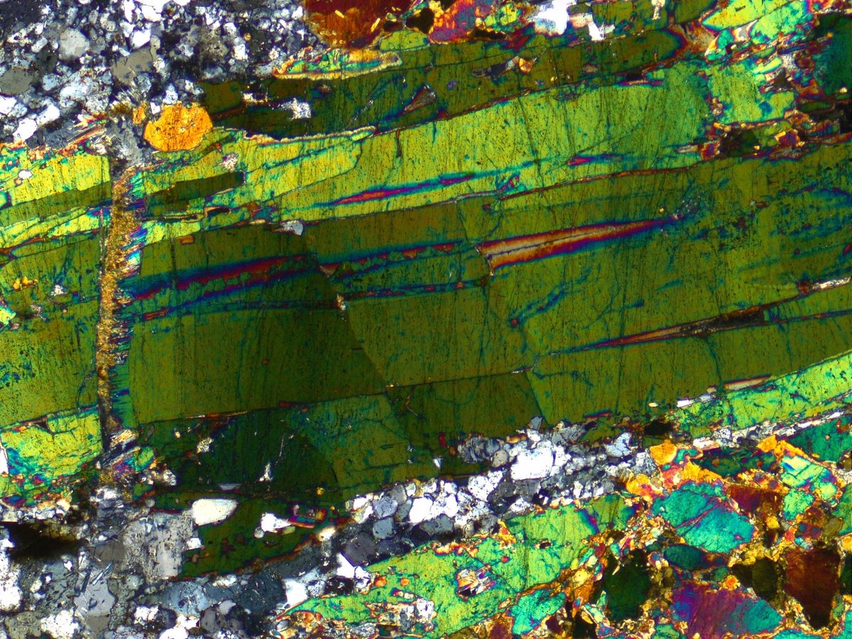 Microfaulted tourmaline, deformed pegmatite from SE Elba. FOV: 3 mm #geology #petrography #thinsection