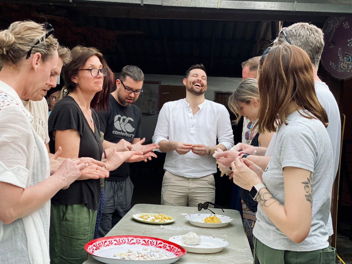 ColegauCymru's tweet photo. A busy day of workshop planning, temples, meditation and Thai cookery for the group today 📝🙏🏼🍛🍲🇹🇭

@TaithWales @ChallengeAbroad @fs_foundation @wales_global @SianHolleran https://t.co/X1PsFzh9Ya