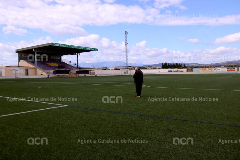 ACNebre's tweet image. El Club de Futbol #Camarles, on militaven les tres víctimes mortals de l'accident del #Perelló, atura l'activitat. 

L'entitat havia avançat el partit del primer equip a dissabte perquè els aficionats es desplacessin al Pinell de Brai. 

ow.ly/nhSF50N9Fhu