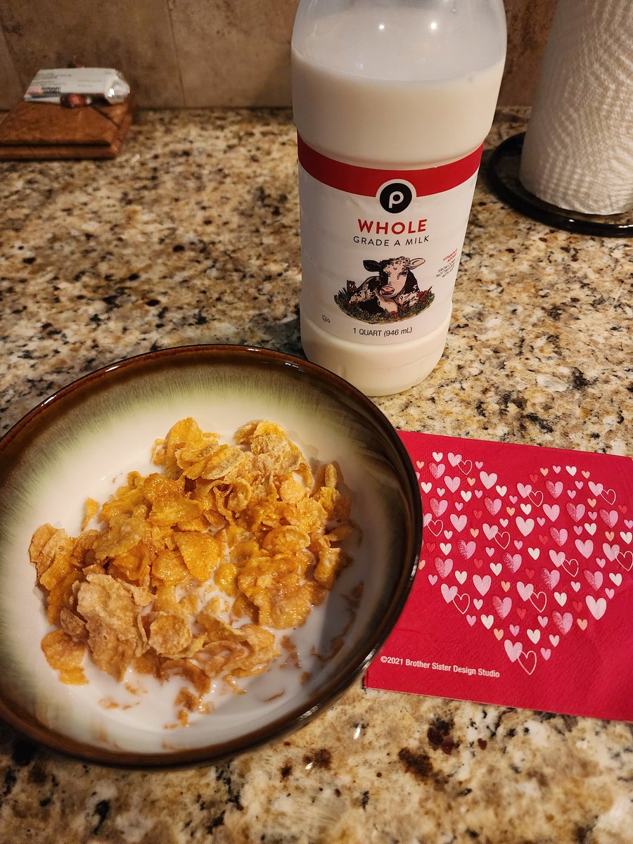 Morning! Morning ! Who still enjoys a bowl of cereal from time to time?🙋🏾‍♀️