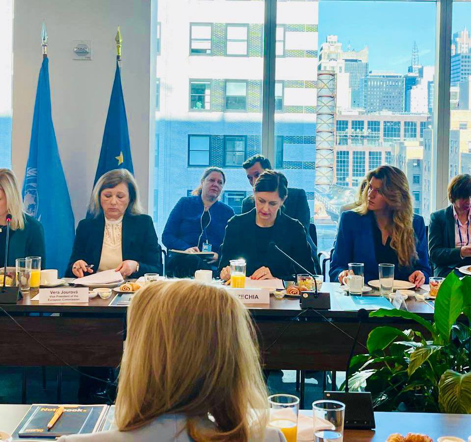 🇫🇷 MarleneSchiappa tweet media