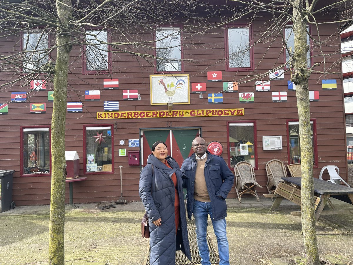 De aanbeveling vanuit <a href="/PolitiekBIJ1/">BIJ1</a> naar mij toe voor mijn kandidaatstelling voor <a href="/waterschapagv/">Waterschap AGV</a> is op de gevoelige plaat gelegd met Dagelijks Bestuurder Vayhishta Miskin (<a href="/PolitiekBIJ1/">BIJ1</a>) van Amsterdam Zuidoost. <a href="/PvdAnh/">PvdA Noord-Holland</a> #15maartVerkiezingen Lijst 2 nummer 6 <a href="/PvdA020Zuidoost/">PvdA Amsterdam ZO</a>