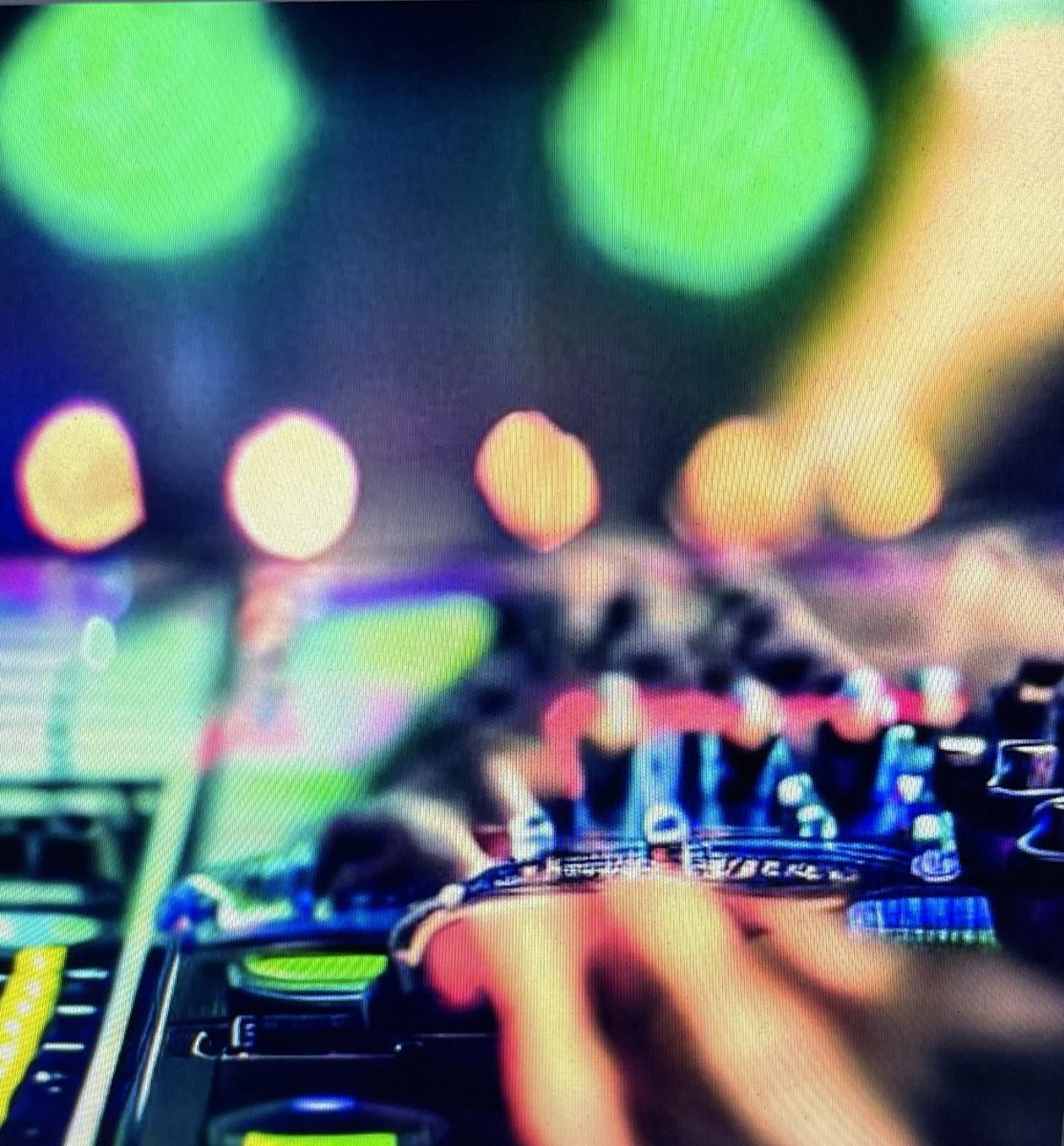 Just recorded a promo mix, bunch of melodic house &amp; techno goodies, including Fred Again, Yotto, Anyma etc. 

I hope you enjoy it as much as I did 🙌

mixcloud.com/towerdose/melo…