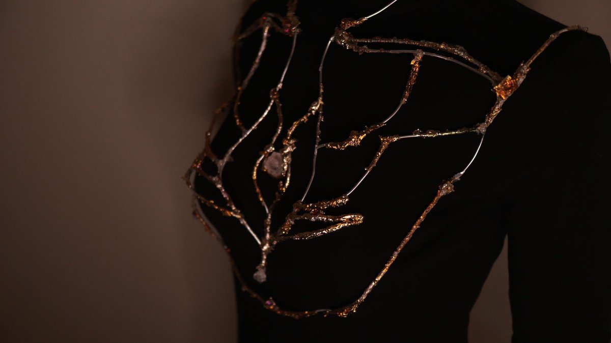 Madisonsinnov8's tweet photo. Last semester I mentored an independent study at @artcenteredu #ProductDesigner Lynn Wu @linnennx grew her own body #jewelry in her kitchen lab. The result is #mesmerizing. Lynn Wu was my student in the ‘#Wearables: Material Futures’ Class at ArtCenter. Sign up in the Fall. https://t.co/XSNePJzhe4