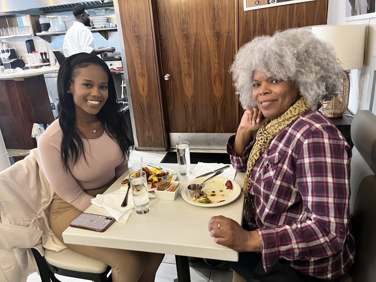 smcameronlaw's tweet photo. Brunch with fellow NYer & #MercerLaw grad. Good to catch up and celebrate her passage of the NY Bar exam!! Good to celebrate milestones and wins and talk over losses which are never truly losses. Because we know we will often Fail Forward! ✔️
Congratulations Leticia.
#WomenWin https://t.co/QwtS3ZX4Uq