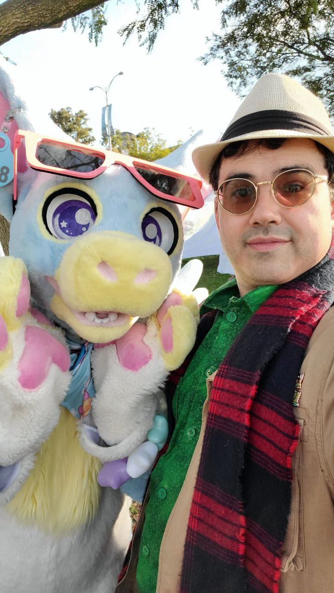 SofBeak's tweet photo. Another day in the park with #SDFurs !!
πΈ:@OrvanRabbit https://t.co/qqpW7nf3Rl