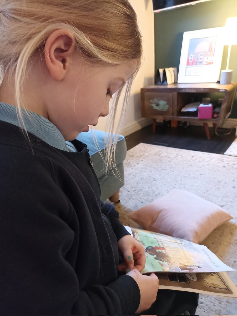 bickypeg's tweet photo. @KitchandBot It was fun thinking up little tasks. And she did them all without a quibble! Have done a bedtime one and given it to Mum and Dad.#beamermaid #doalittledance #readyourschoolbook https://t.co/kujIxeGdpf