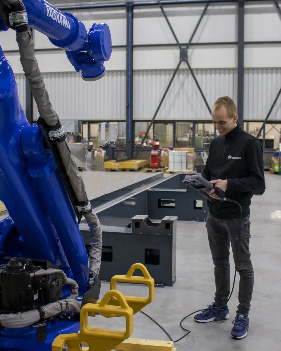 RoboFlexRobotic's tweet image. Bij Roboflex zijn we altijd blij om nieuwe talenten te verwelkomen in ons team. 🤖 We zijn dan ook verheugd om onze nieuwe stagiaires aan jullie voor te stellen: Bart, Ronnie, Sabri en Wim.

#Roboflex #nieuwetalenten #stagiaires #innovatie #teamwerk #teamwork #work #interschip