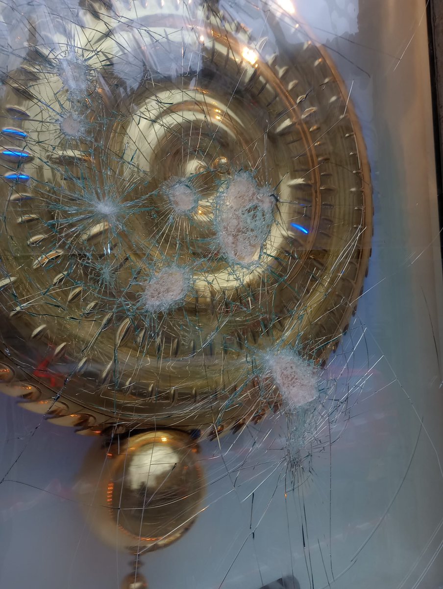 sintes_lorenzo's tweet photo. My wife just sent me this picture of The Corpus Clock after someone decided to vandalise it. Shame.
#Cambridgeshire
#CorpusClock https://t.co/K6oSciTpzh