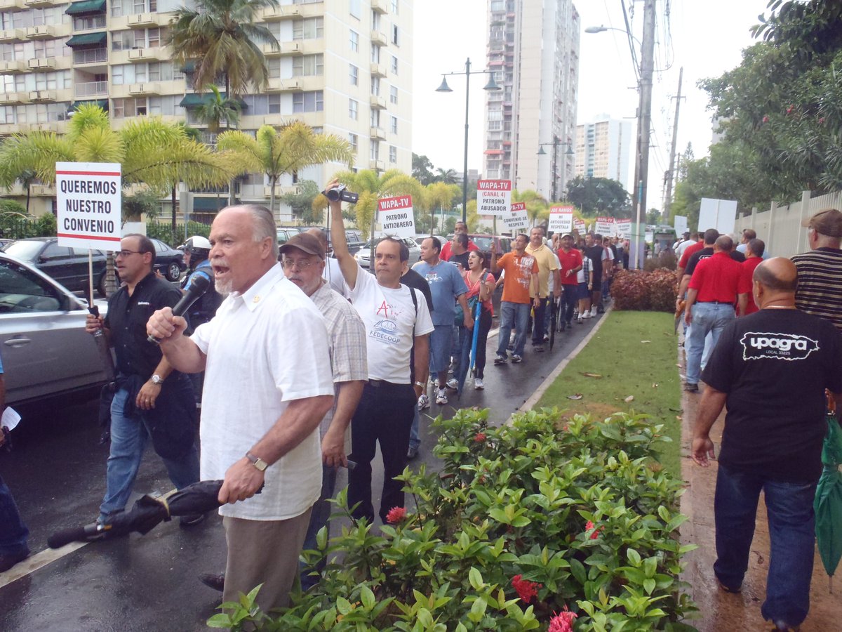 upagrapr's tweet photo. Empleados de WAPA-TV tienen un VOTO DE HUELGA aprobado en defensa de su Convenio Colectivo desde el pasado 4 de febrero de este año.

Aquí pequeñas muestras de la combatividad de esa matrícula cuando se trata de defender sus derechos.

LUCHA SÍ, ENTREGA NO, 💪🏾💪🏾 https://t.co/gFnNFxAvnH