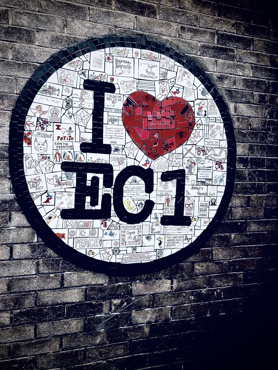 Check out our #streetart #photographicarchives This #whitecrossstreet #art is one of our fav’s. Fab use of #painted brick & #mosaics Know the #artist? #artgallery #arteverywhere #streetarteverywhere #ftsqarteverywhere #ftsqgallery #artlover #streetartlondon #ec1 #london