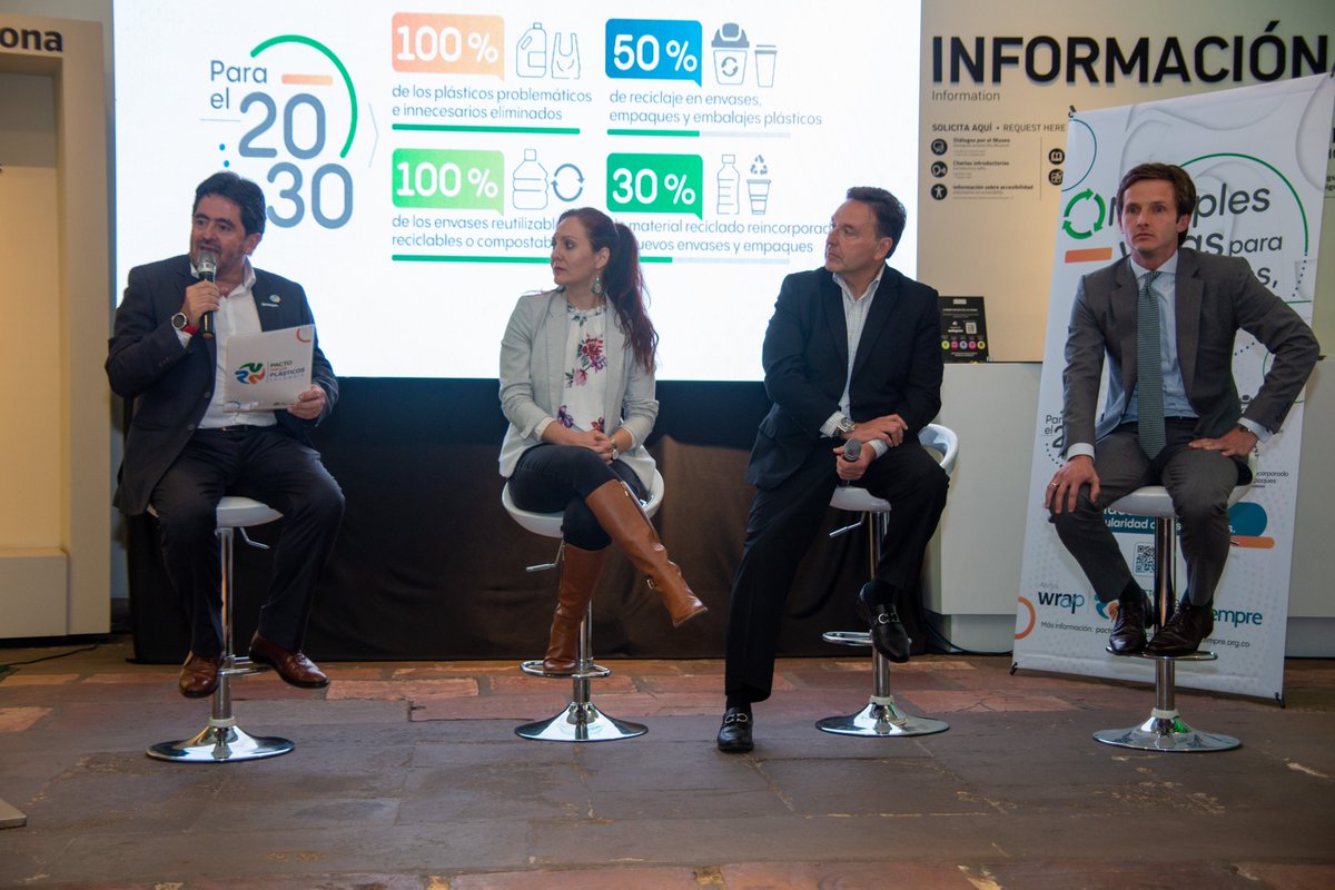 Nos unimos al Pacto por los Plásticos liderado por <a href="/CEMPRE_COLOMBIA/">Cempre Colombia</a> ♻️🤝. Con ello impulsamos la economía circular, acelerando el rediseño de empaques y la reducción de plásticos. Los detalles en bit.ly/3mmMz0N
#TrabajamosJuntosPorLaRegeneración
#Sostenibilidad