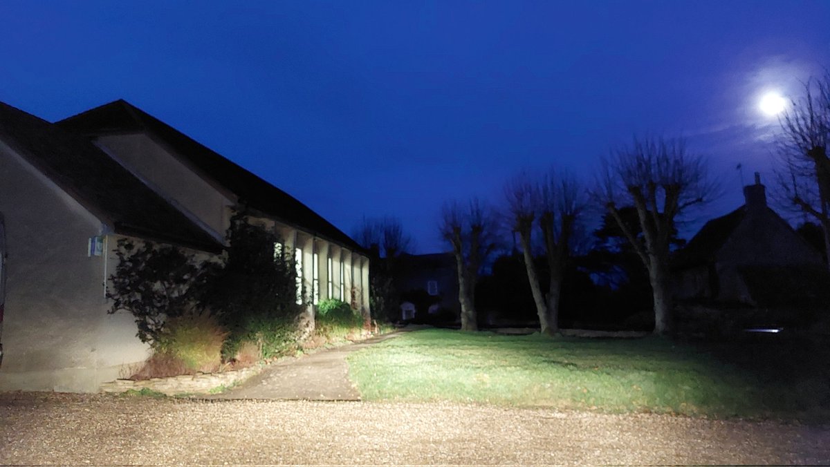 Signing off from my last Parish Council meeting for <a href="/GlosRCC/">GRCC - Supporting Communities in Gloucestershire</a>. Rather fitting that it involved a trip up and down my favourite....the Air Balloon Hill! A good one to finish on with enthusiasm about  #communityresilience &amp; the <a href="/CotswoldDC/">Cotswold District Council</a> Flood Warden Scheme