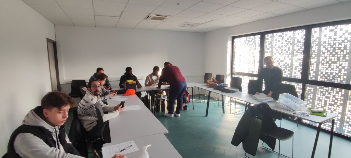 7 parcours de formation au CFAI de Cambes. Ce matin 7 C Pro en soudure pour <a href="/MATIERETP/">Matière®</a> . L'industrie recrute fort <a href="/uimm/">UIMM La Fabrique de l'Avenir</a> <a href="/OLIVIERLara1/">Lara OLIVIER</a> <a href="/WeinbergChrist8/">Weinberg Christine</a>