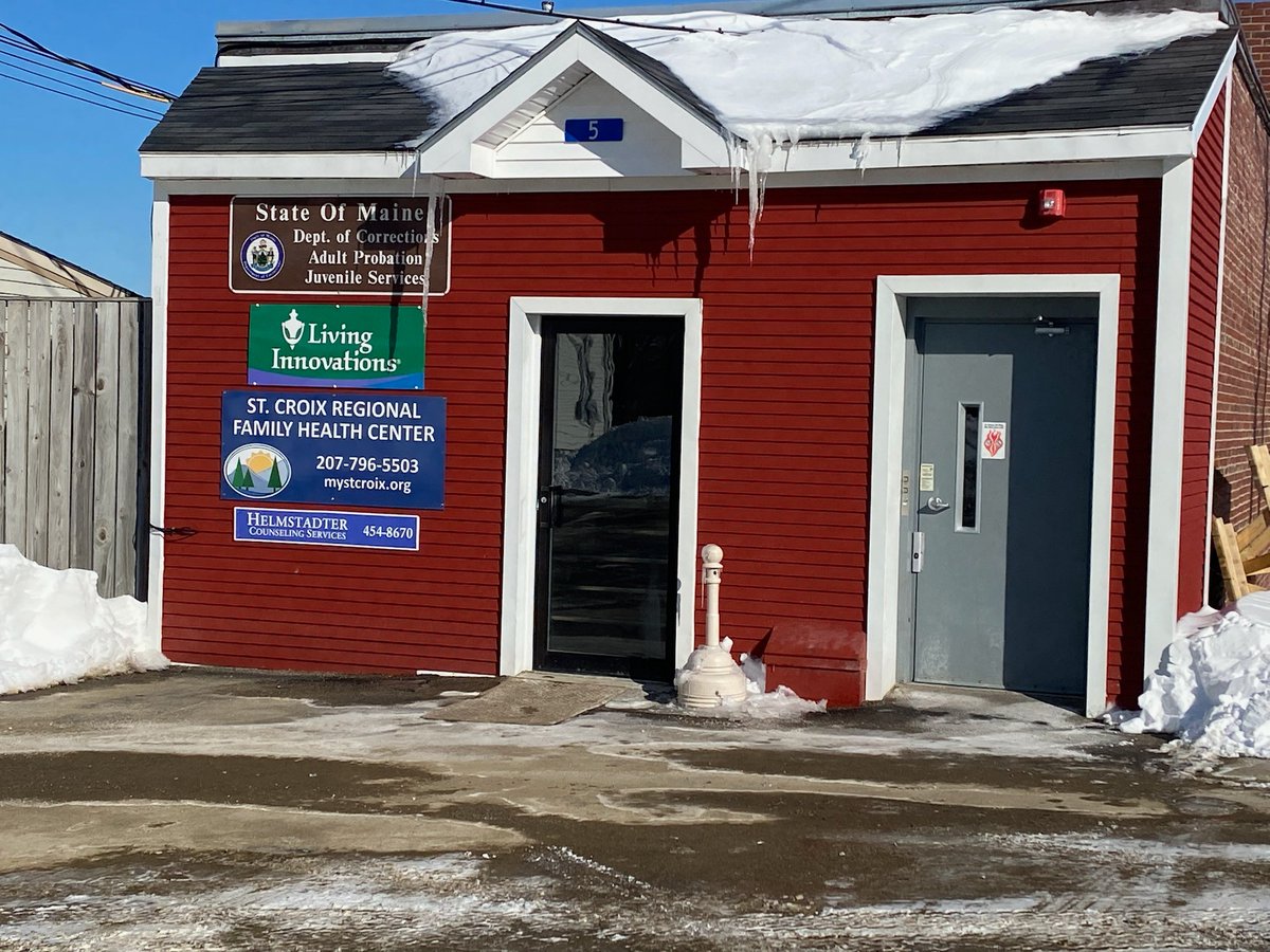Machias_CC's tweet photo. CareerCenter staff will now be available on Wednesdays from 9 a.m.-4 p.m. at 5 Lowell Street in Calais (red building)! 

There will be a small information center with a phone, a couple public computers, and a copier available to use for job searching. https://t.co/0o91K7XSx7