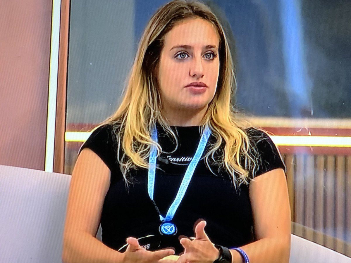 mimideboas's tweet image. Bruna: Já tô de saco cheio da Amanda, ela já tá de muito mimimi com essa história, não vou ficar justificando afeto pra ninguém. 

Guime: De coração, acho q vc tem q rever isso aí, acho q não é nem legal pro seu game lá fora. #BBB23