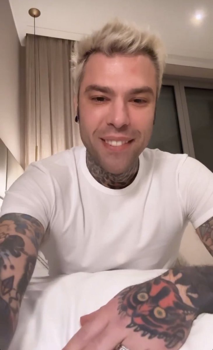 marta_cuzzolin's tweet photo. Che bello vederti sorridere di nuovo 🫶🏼  sei un guerriero e riuscirai a superare anche questo, soprattutto con l’aiuto della terapia che è fondamentale quando si ha un problema. Ti voglio bene ♥️ @Fedez https://t.co/Xx1kDjEkPc