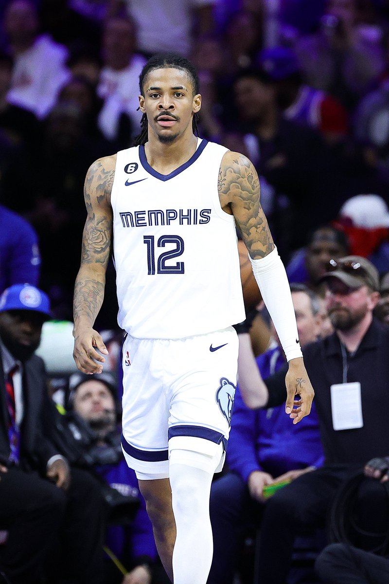 BleacherReport's tweet image. Colorado police are investigating Ja Morant after he appeared to flash a gun at a nightclub on Instagram Live, per @AP