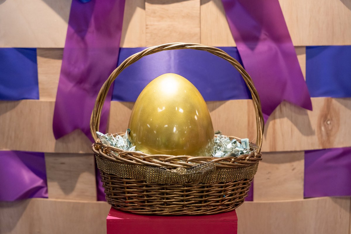 FoodNetwork's tweet photo. Time for some Easter fun! 🐣🙌 @sunnyanderson is welcoming eight Easter-obsessed bakers to an all-new season of #SpringBakingChampionshipEaster starting RIGHT NOW. RT if you’re watching with us! https://t.co/GOnmt6ZxvC
