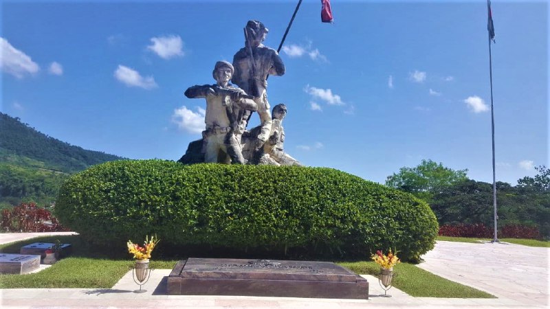 #Almeida:"El #IIIFrente, nacido de la concepción revolucionaria y del espíritu de ofensiva de #Fidel, cumplió con honor la misión que le designó el #ComandanteEnJefe, y fue uno de los puntales de la victoria definitiva del pueblo cubano". #65Aniversario