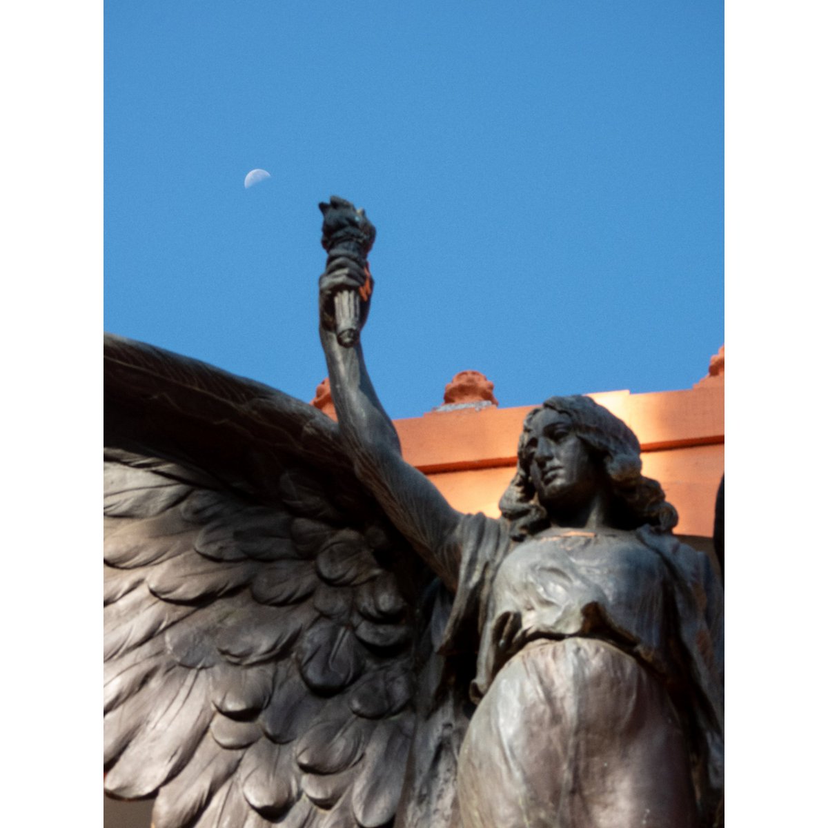 carlitox20's tweet photo. Mausoleo del General Juan Vicente Gómez #architecture #travelphotography #photographer #urbanphoto #streetphotography #maracay #aragua #Venezuela https://t.co/9u07wjejJ4