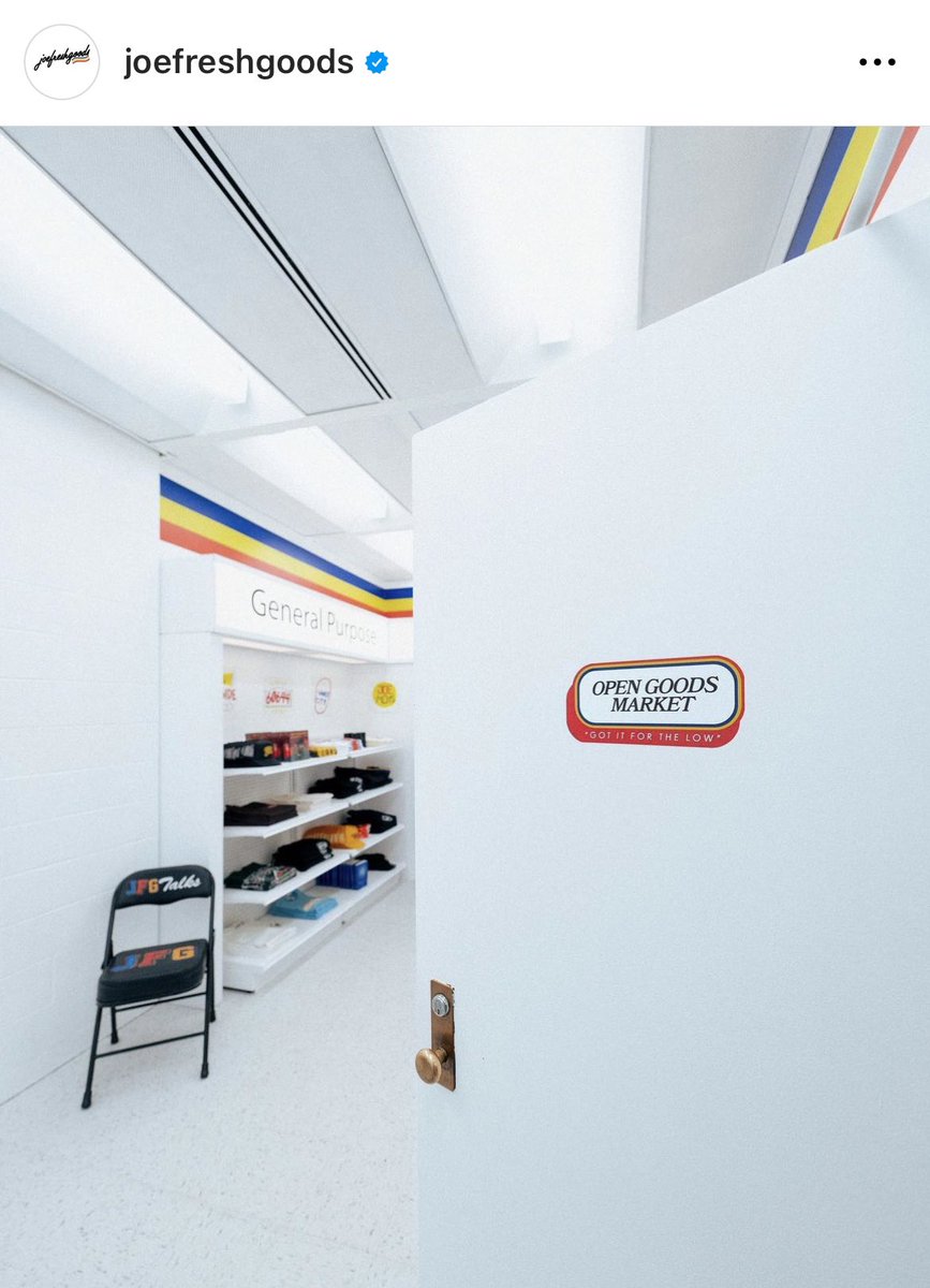 KariDaniels's tweet photo. In positive news, @JoeFreshgoods teamed up with the @NHLBlackhawks &  Michele Clark Prep Magnet High School through his @community_goods Non-Profit to open “Open Goods Market”, an incentive-based store that rewards kids for good grades & behavior in exchange for points they can redeem for exclusive supplies, merchandise & sneakers. This is what it’s all about.