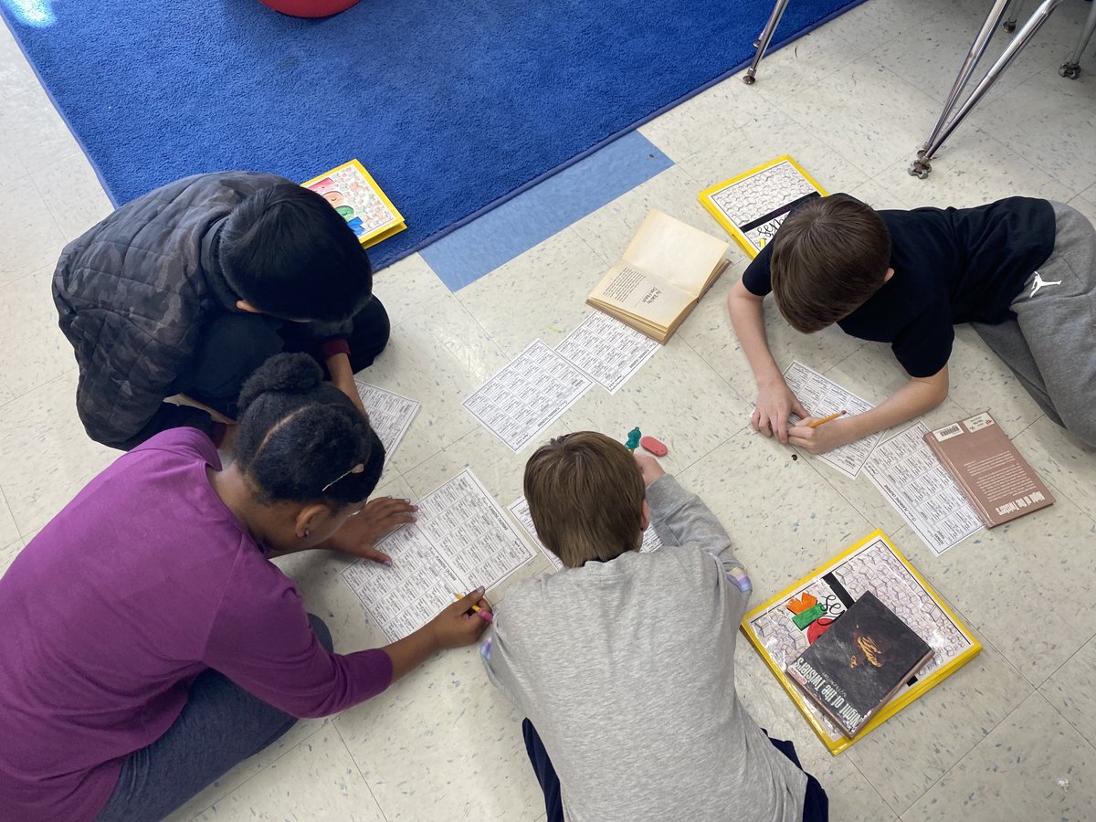 beccahopler14's tweet photo. Books Clubs are zooming along! Students finished their club posters &amp; then began the task of creating their planning calendars for their book of choice! Independent learners at work!📘@tincroadschool @markdgrilo ⁦@Dani_Marangon⁩ https://t.co/j5UaYYHmL8