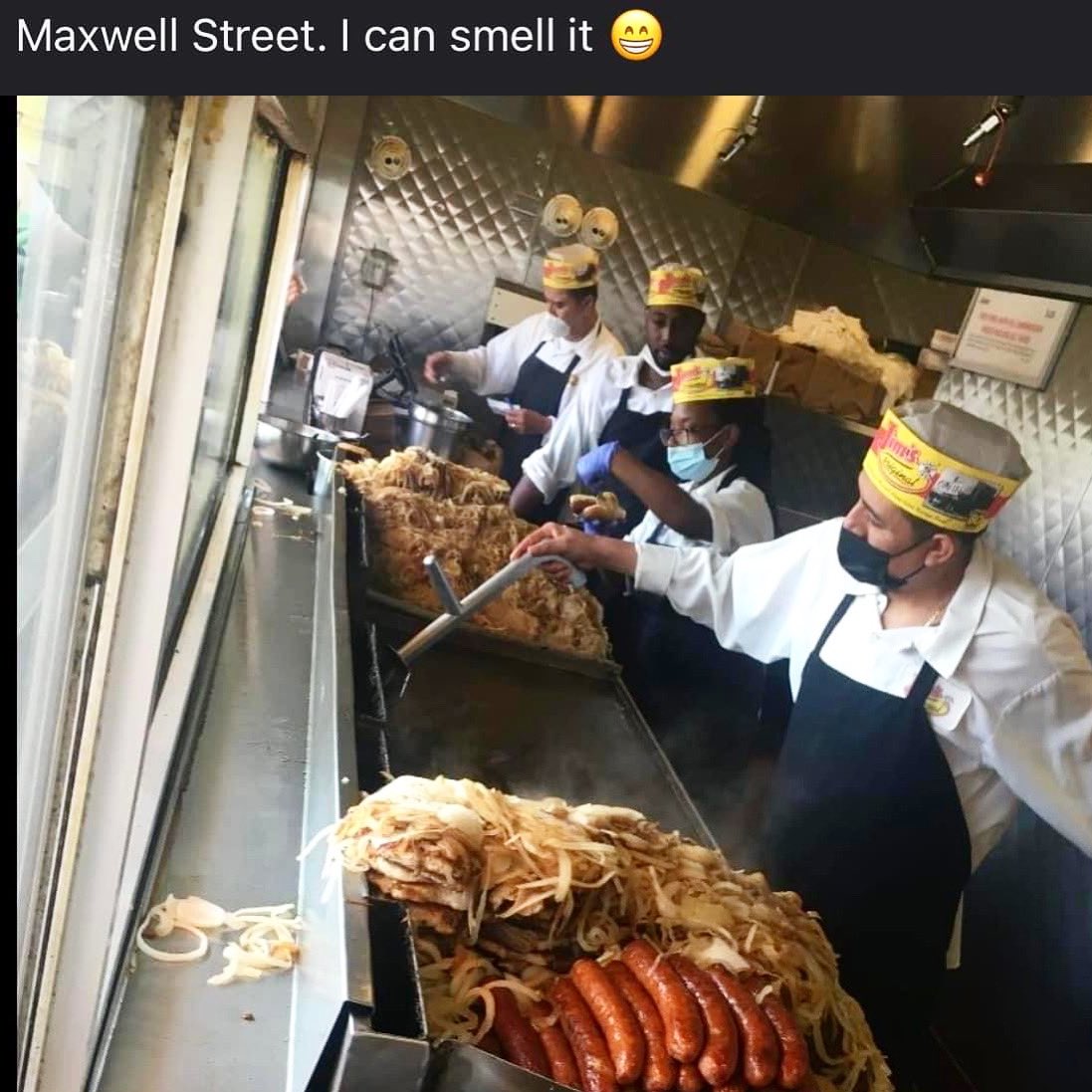 Have you ever had a Maxwell Street Polish Sausage?

#ChicagoHistory 🌭🌭