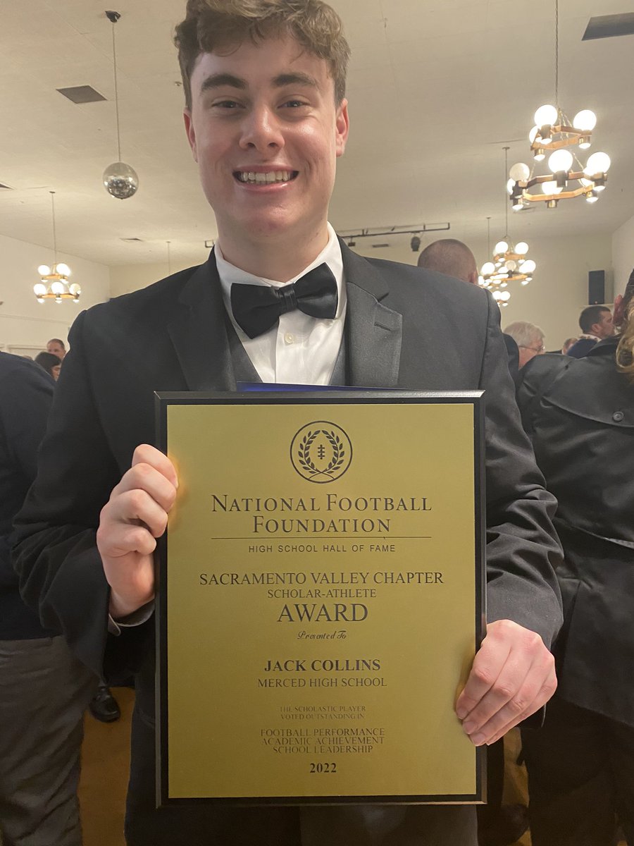 JoshKimoCollins's tweet photo. Last night Jack Collins @jackgcollins was honored by the National Football Foundation for his Football achievement, Academic achievement and School Leadership. Very Proud. https://t.co/jF4mhC3BLY