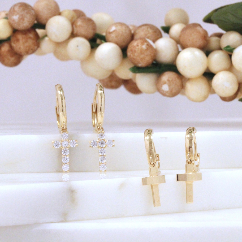 TovaJewelry's tweet image. Our cross jewelry pieces are a beautiful reminder of the love and grace that surrounds us every day.⁠

#darlingmovement #prettylittlethings #darlingdaily #thehappynow #livecolorfully #pursuepretty
#faith #love #religion #jewelry #jewelryshop #smallbusiness #jewelrygift #gift