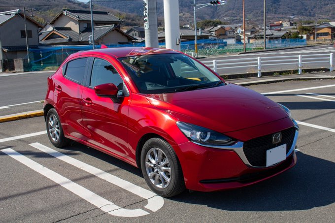 久しぶりのAT₍₍(ง˘ω˘)ว⁾⁾代車でMAZDA2をお借りしました。デミちゃんの後継モデル！！🚘 