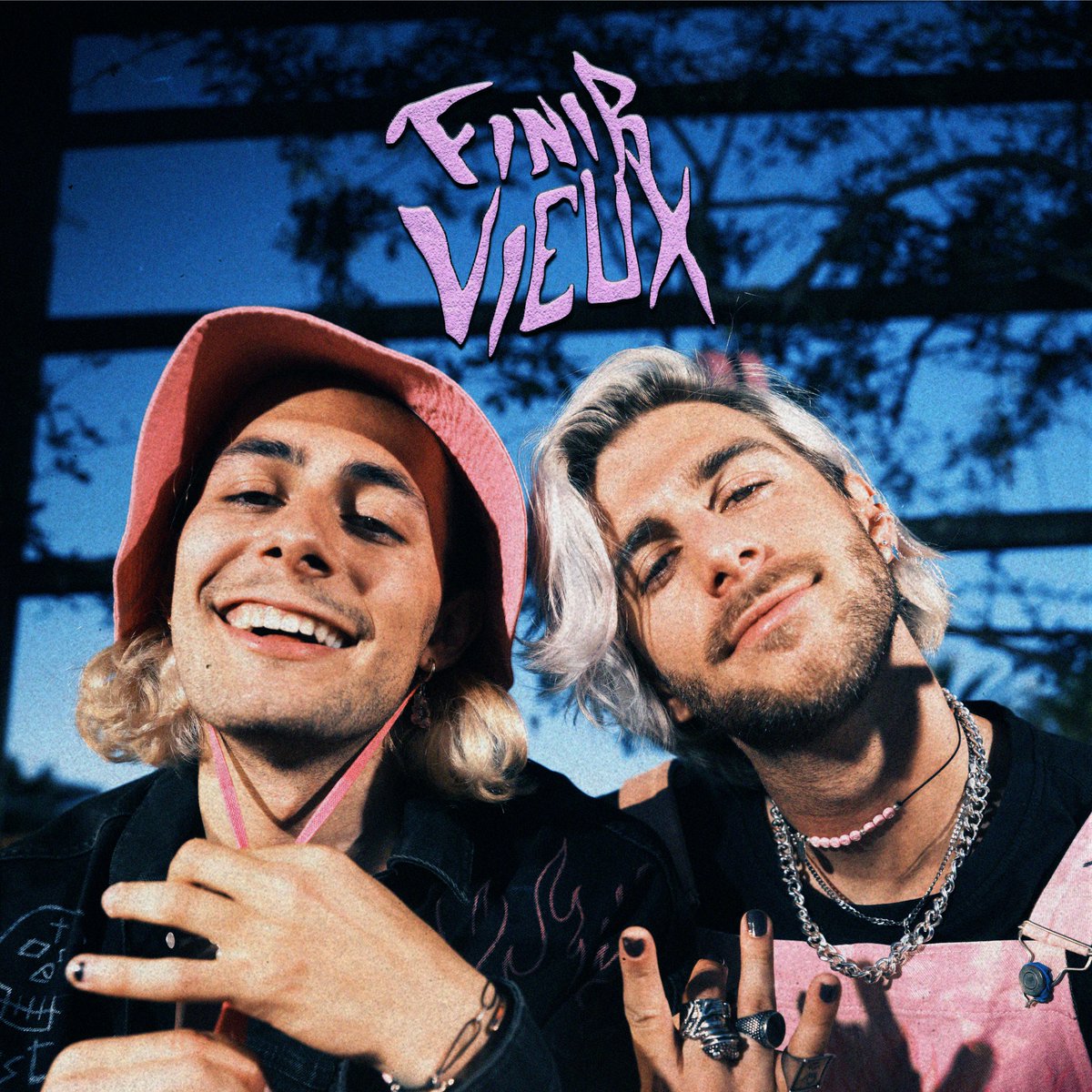 « Finir Vieux » 🖤🔥
09/03