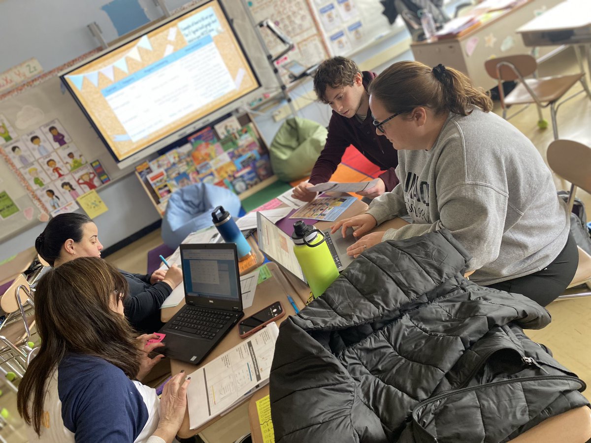 RCSDsch35's tweet photo. Awesome Professional learning at School #35 @drpeluso @ChiefDemario @RCSDNYS https://t.co/u58hiwqrbb