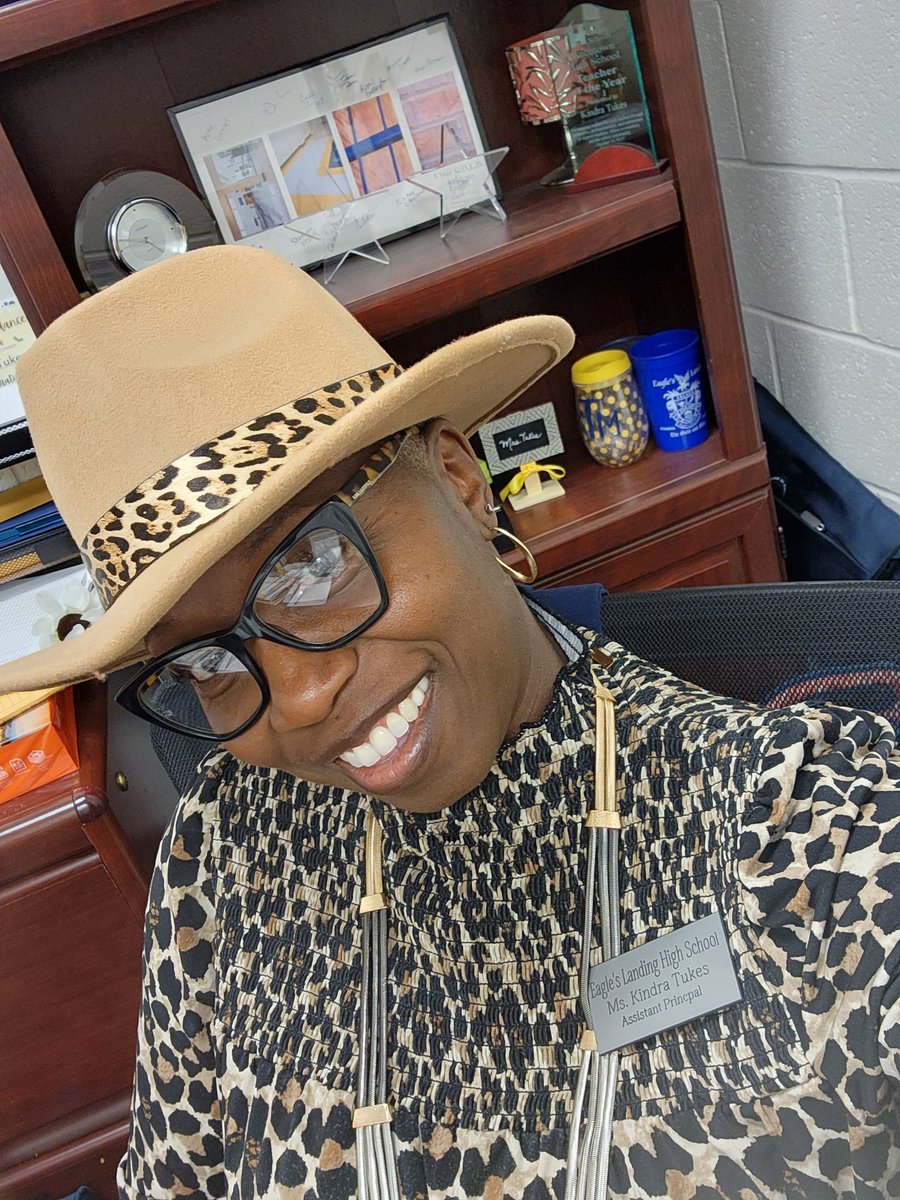 KindraTukes's tweet photo. My Granddaddy always cocked his brim to the side.☺️ #ESEweek @ELHS_HCS @FCulverson @DrKeshaJones1 @RWilliams_EDS @Courtneyque1 @MrArnoldtheGol1 https://t.co/QhRwVlU55x