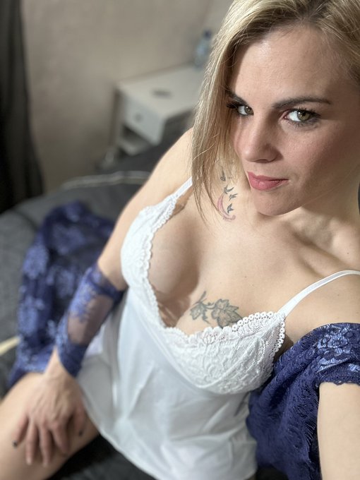 Je vous pr&eacute;pare de belles cochonneries &agrave; d&eacute;couvrir sur mes plateformes.  Je peu vous dire que j&rsquo;ai d&eacute;j&agrave;